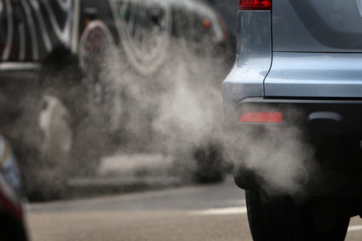 Ban Cars from Idling Near Schools, Says UK Public Health Agency